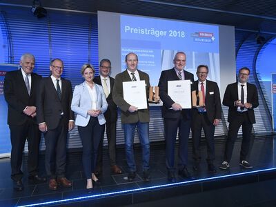 Auf der Bühne zur Auszeichnung